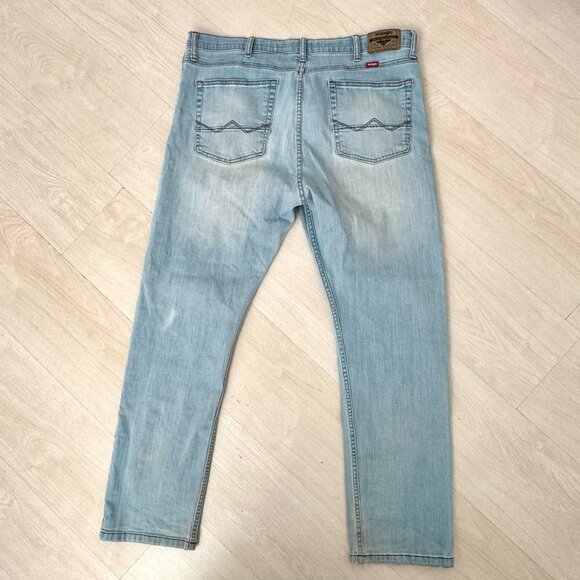 Wrangler Slim Fit Mens Denim Jean - Picture 3 of 3